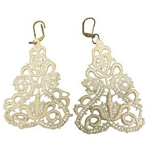 Vintage White Lace Doily Filigree Pierced Earrings